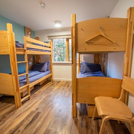Glen Nevis Youth Hostel Fort William Esterno foto A bunk room at the hostel