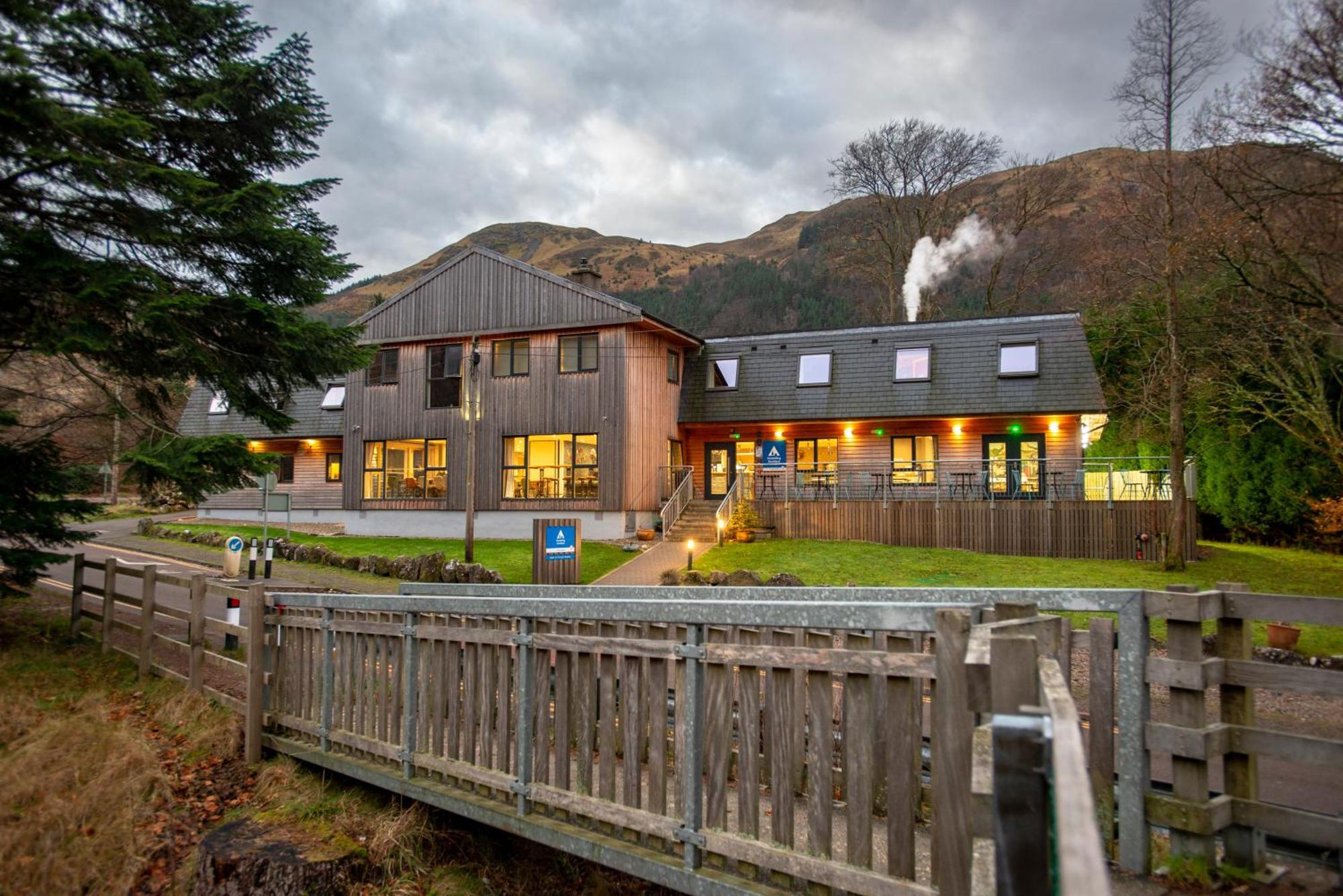 Glen Nevis Youth Hostel Fort William Esterno foto The new visitor centre