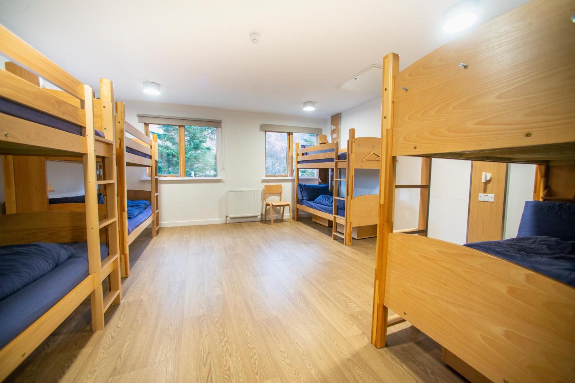 Glen Nevis Youth Hostel Fort William Esterno foto A typical bunk room at a hostel