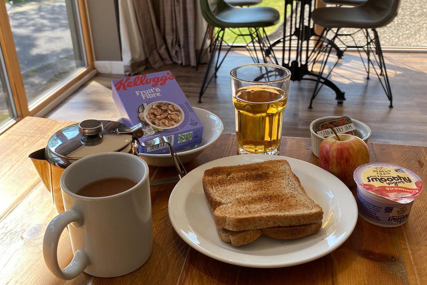 Glen Nevis Youth Hostel Fort William Esterno foto A breakfast with Kellogg's Fruit 'n Fibre