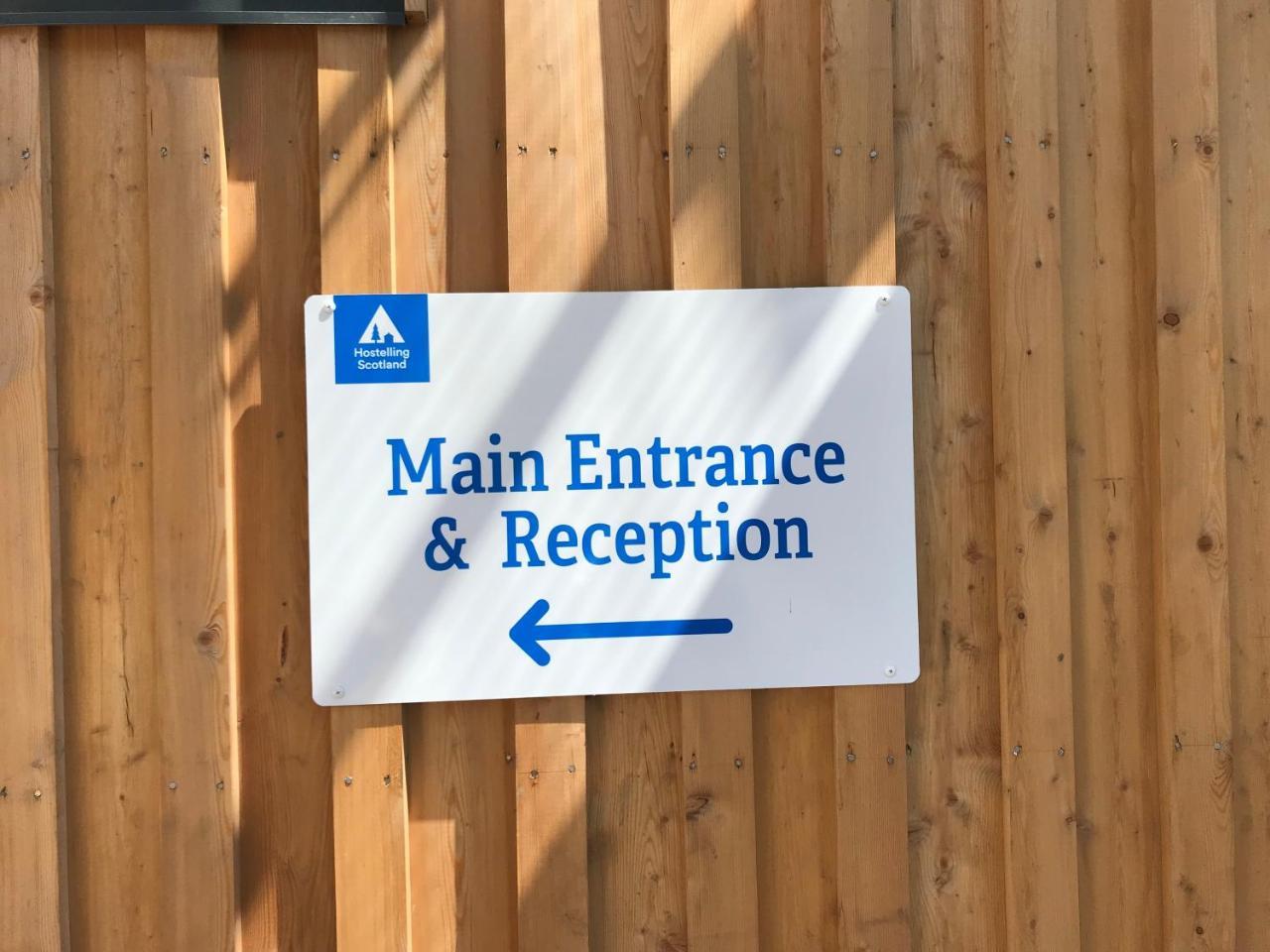 Glen Nevis Youth Hostel Fort William Esterno foto A sign at the entrance of the National Museum of Scotland