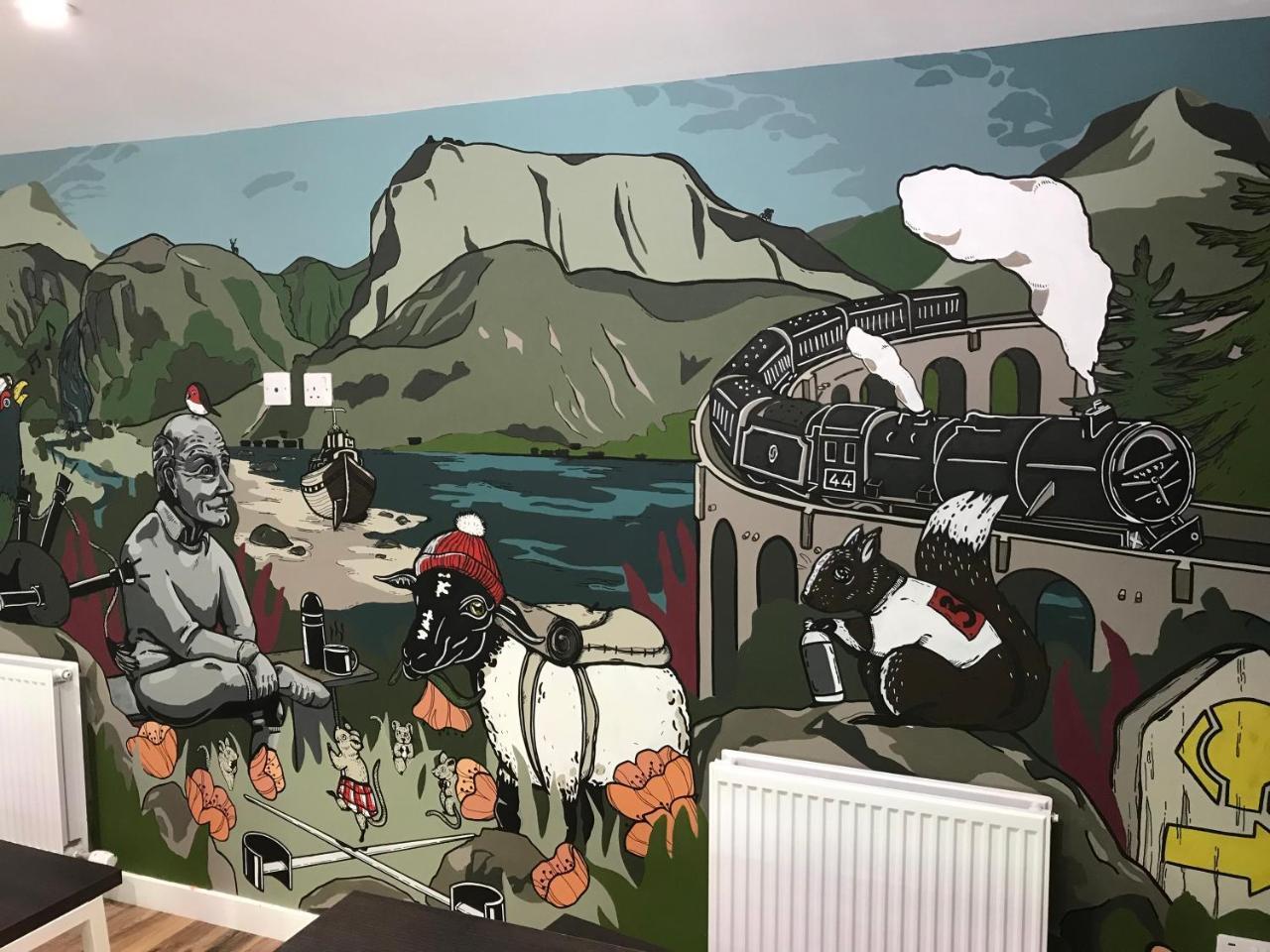 Glen Nevis Youth Hostel Fort William Esterno foto Mural at the National Mountaineering Centre