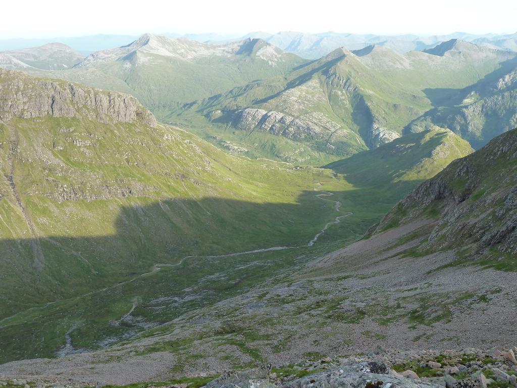 Glen Nevis Youth Hostel Fort William Esterno foto The valley of the Arvanz